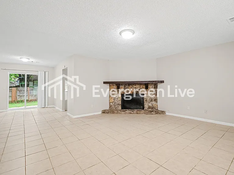 1056 Parkwest Ct — Photo 4