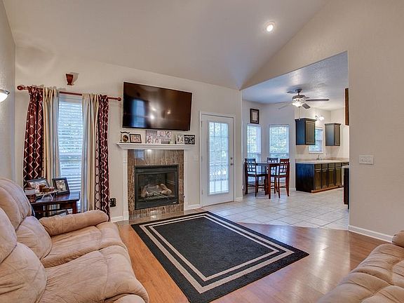 3rd image of 5 Sudbury Ln