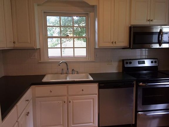 5th image of 7802 Hillview Ave