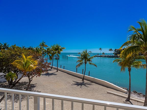 4th image of 2000 Coco Plum Dr APT 201