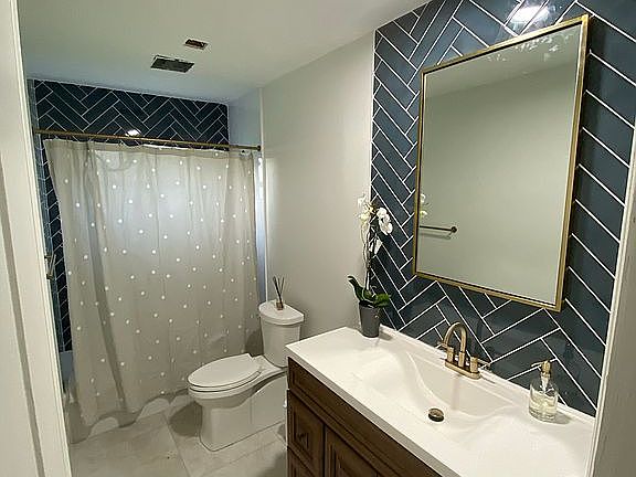3rd image of 9135 SW 182nd St