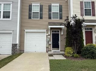 23 Landis Ct, Falling Waters, WV 25419