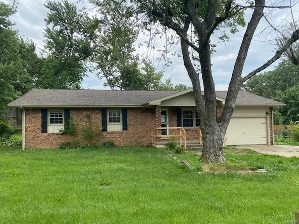 908 N Poplar St, Dexter, MO 63841