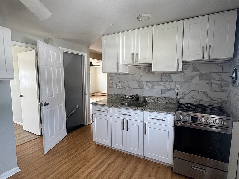 119 Garibaldi Ave #2 — Photo 5