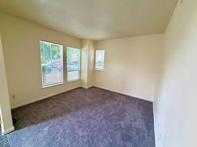 2941 Chavez Ln — Photo 3