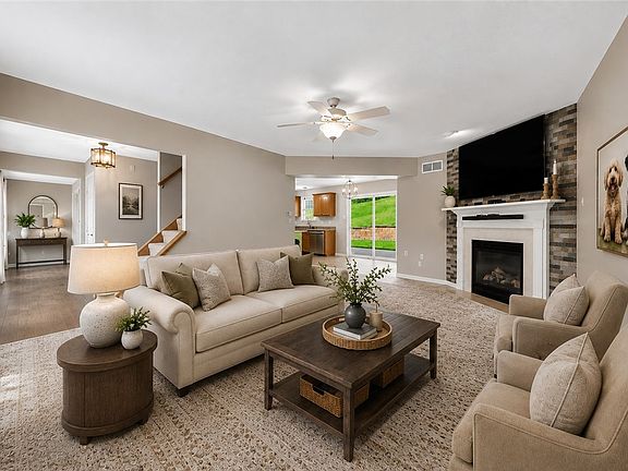 5th image of 214 Murdock Way