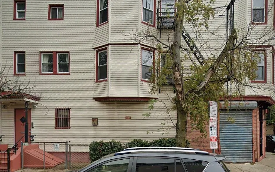 151 Chestnut Ave #3