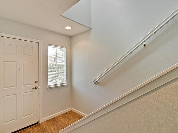 4th image of 257 Lighthouse Dr