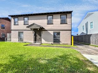 3338 Blodgett St, Houston, TX 77004