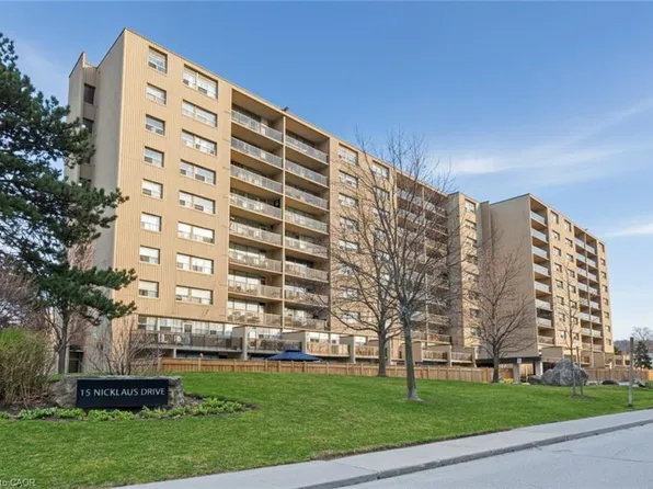 15 Nicklaus Dr #11, Hamilton, ON L8K 5J5