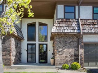 10251 Cedarbrooke Ln, Kansas City, MO 64131