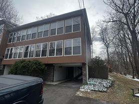 17 Split Rail Ln, Dallas, PA