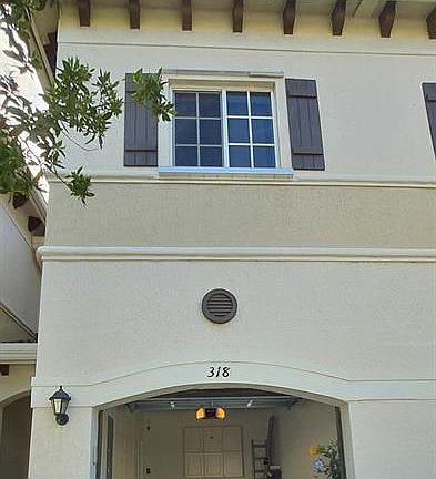 4th image of 318 NE 47th Pl