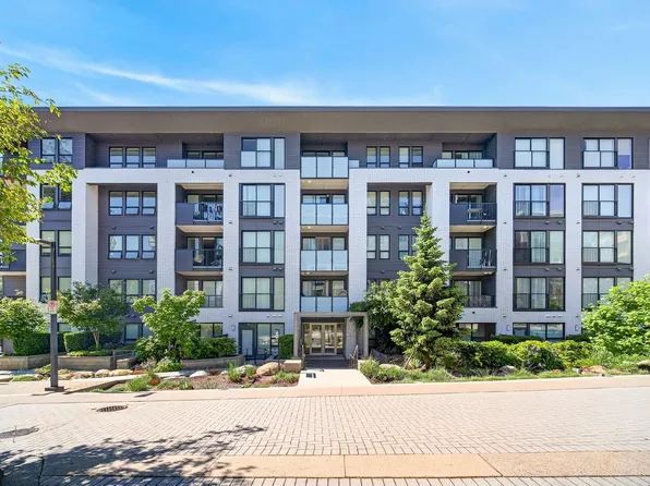 9228 Slopes Mews #504, Burnaby, BC V5A 0E9