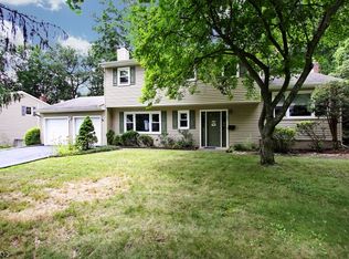 93 Leamoor Dr, Parsippany, NJ