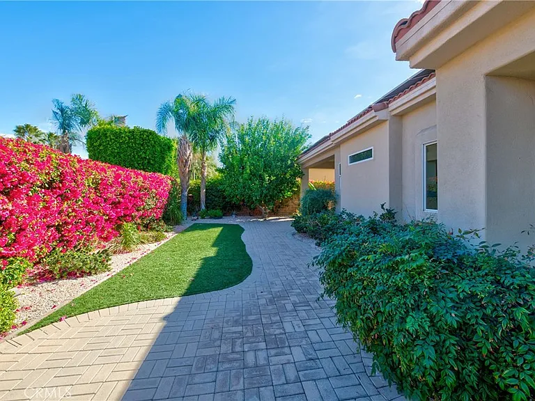 70 Rocio Ct — Photo 35
