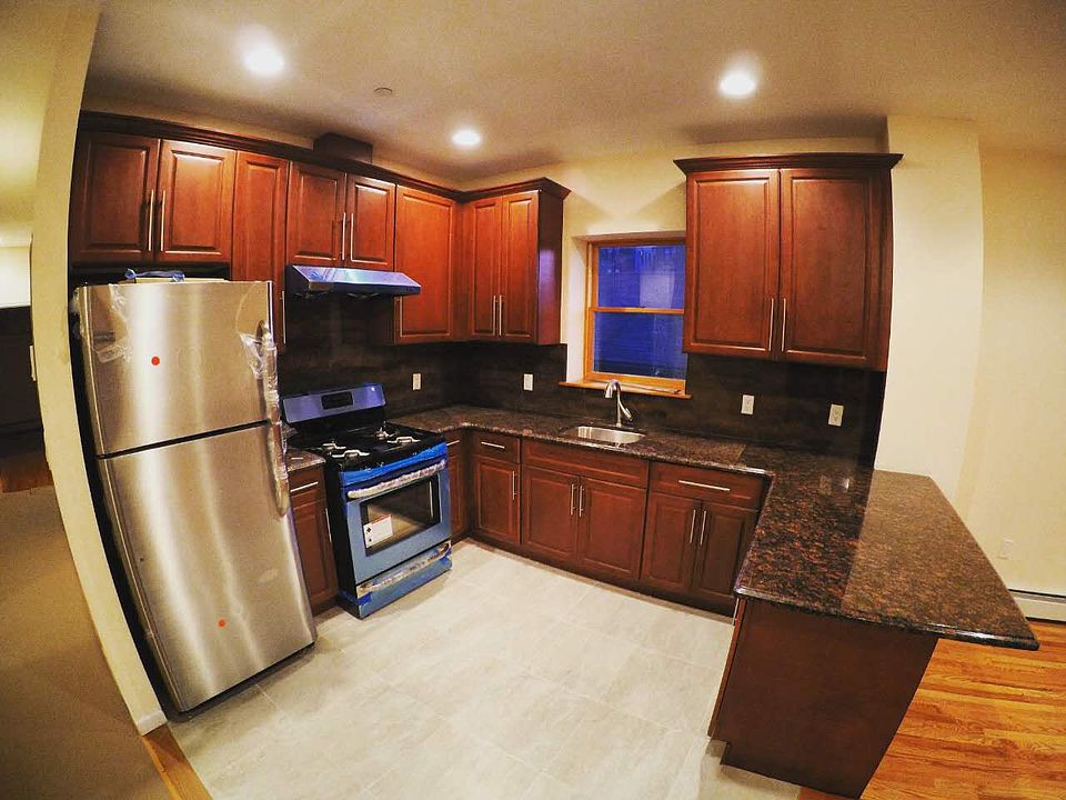 1st image of 73 Bay 28th St #3