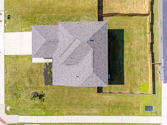 4th image of 1825 Fergus Dr