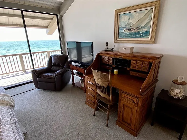35721 Beach Rd — Photo 19