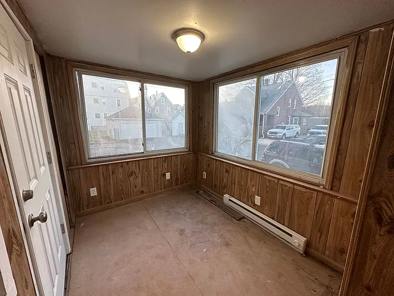 27 Ellen Ave — Photo 4