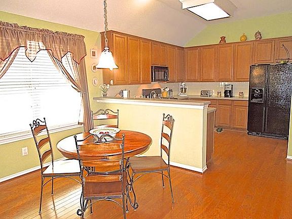 5th image of 4512 Indian Rock Dr