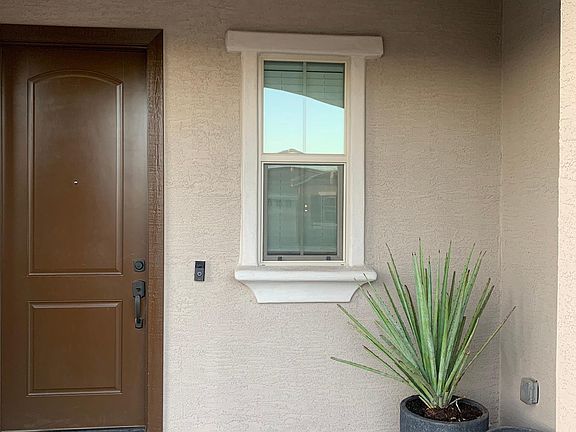 5th image of 2930 E Sunland Ave