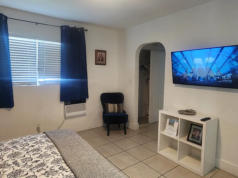 2305 Monroe St #8 — Photo 13