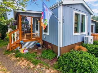 208 4th St NE, Long Beach, WA