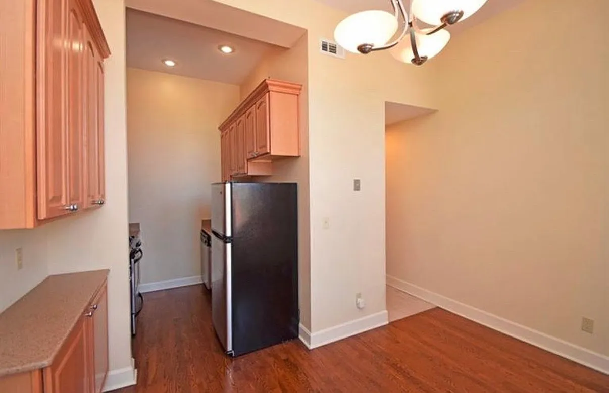 1 bed, 738 sqft, $1,250 — Photo 3