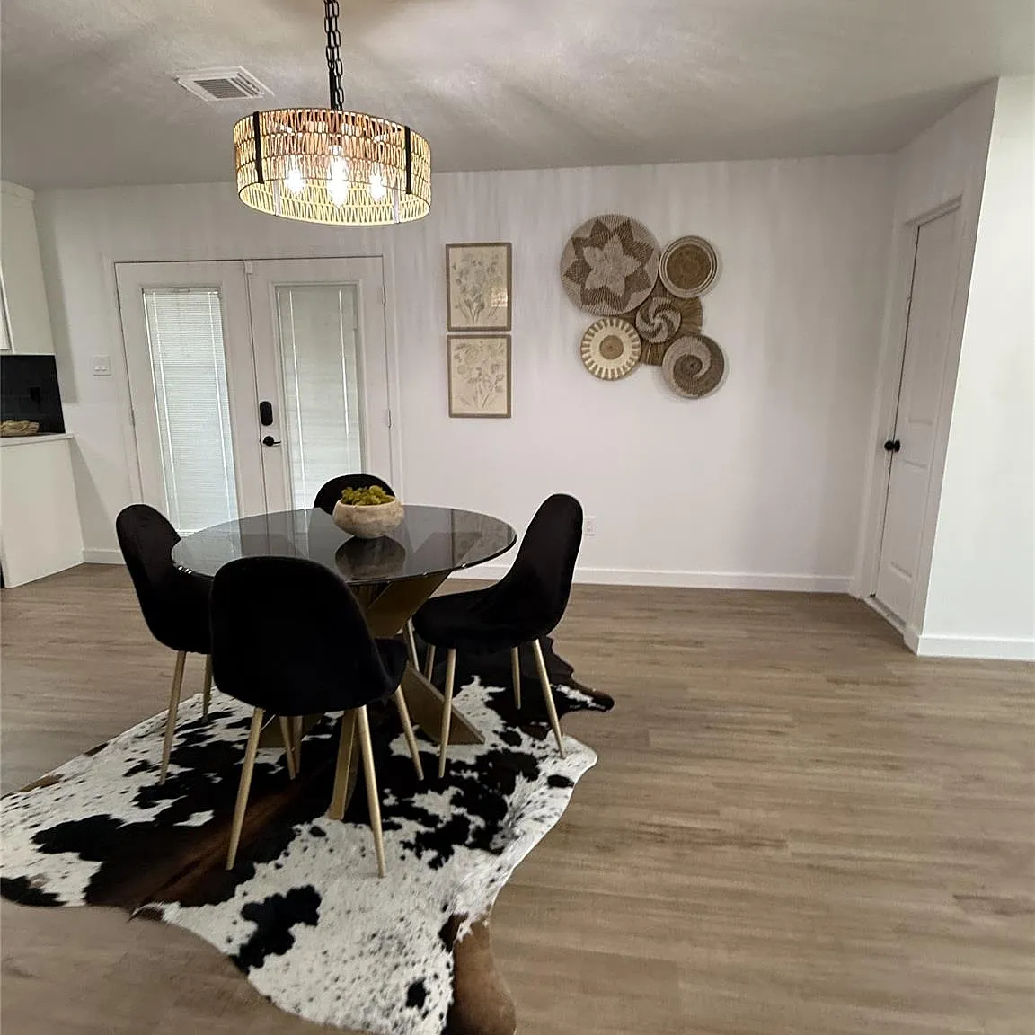 4 bed, 2.0 bath, 1794 sqft, $2,100 — Photo 4