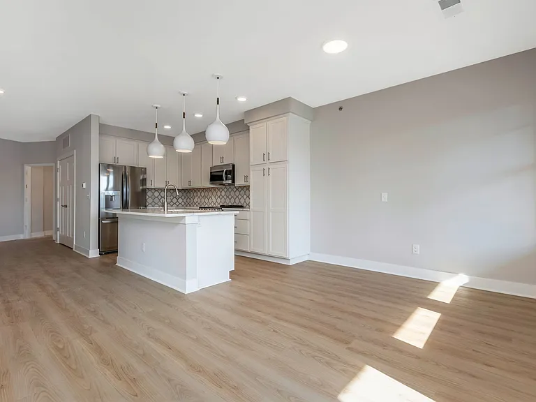 32 W College Ave #202 — Photo 11