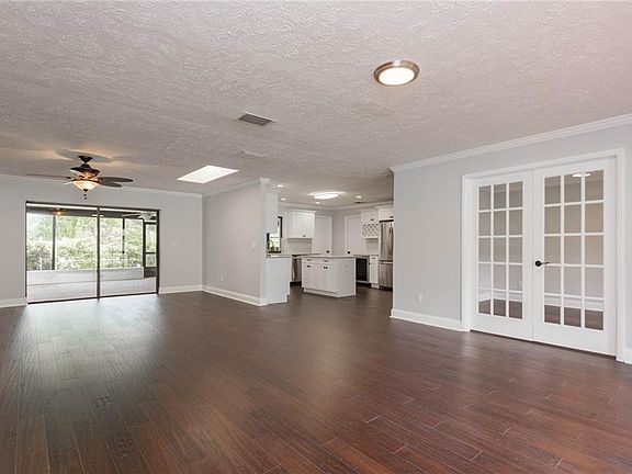 3rd image of 1021 Hollyberry Ct