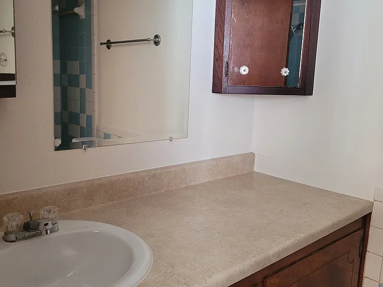922 NW 21st St #12 — Photo 16