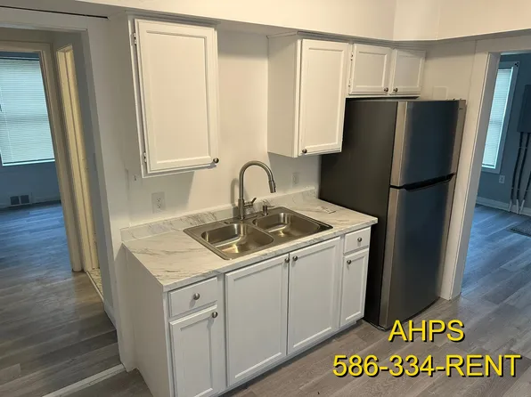 22836 Sharrow Ave, Warren, MI 48089