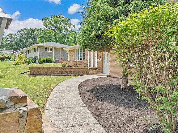 4th image of 345 Turpin Walk SE
