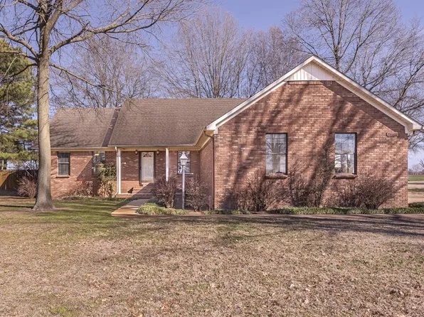 1810 S Main St, Leachville, AR 72438