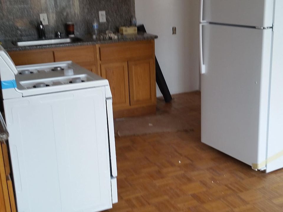 2nd image of 389 Bellevue Ave