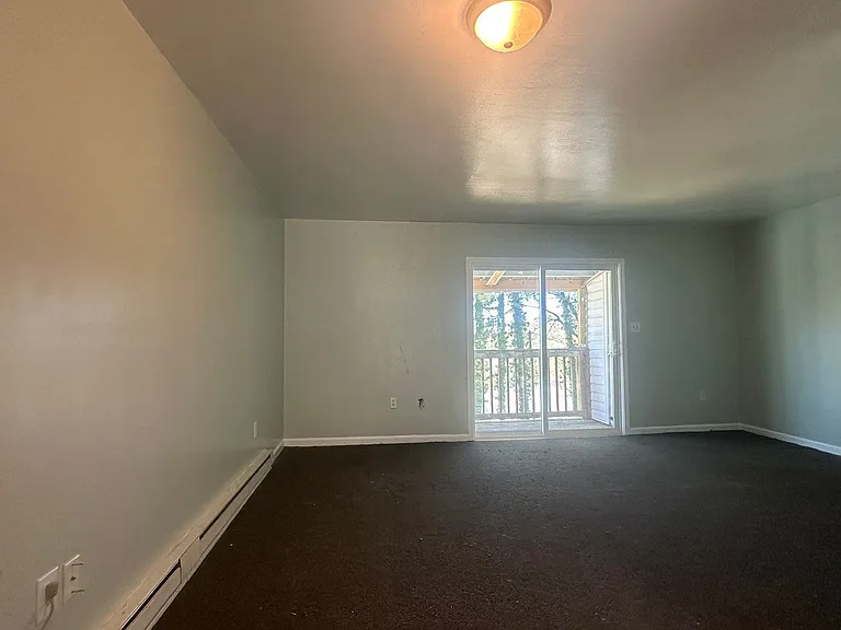 524 Jefferson Ave — Photo 3