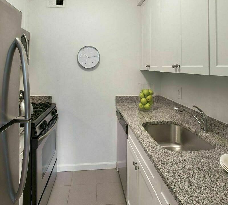 1st image of 101 W 90th St APT 3C