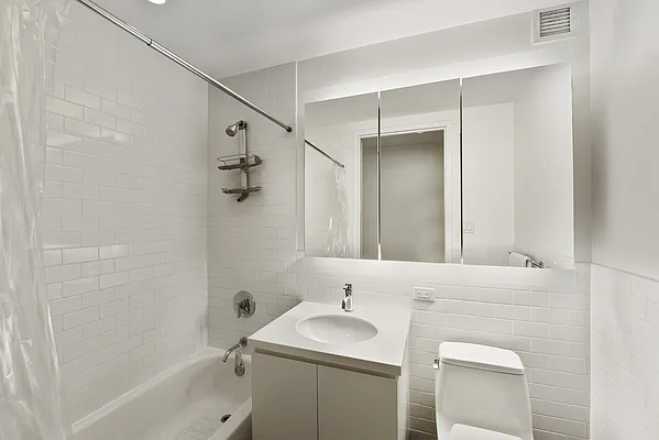 Rented by Nest Seekers International | media 39