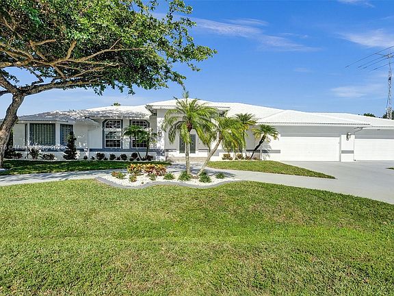 3rd image of 1051 NW 114th Ave