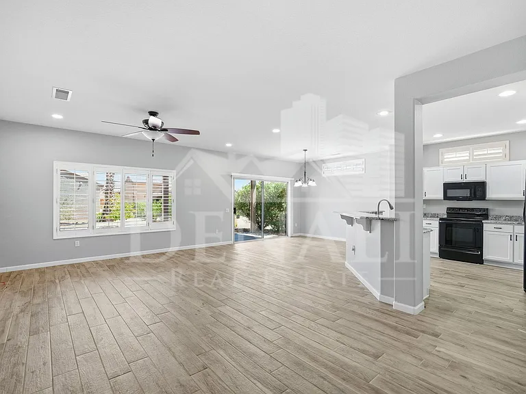 16536 W Rock Springs Ln — Photo 6