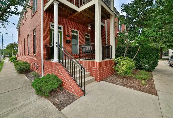 200 W 17th St — Photo 1