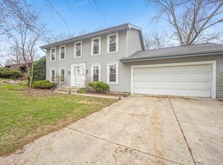 1970 Green Trails Dr, Lisle, IL