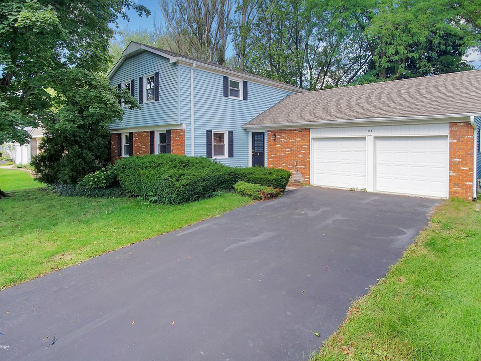 1st image of 831 Twisted Oak Ln