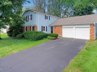 831 Twisted Oak Ln, Buffalo Grove, IL 60089