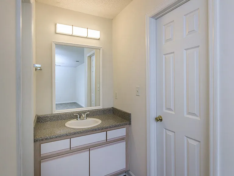 Baytree Condominiums — Photo 46