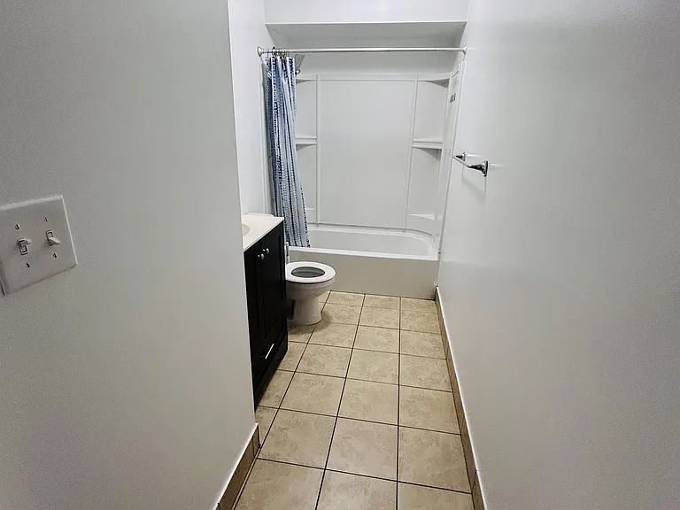 5038 Spruce St #4 — Photo 8