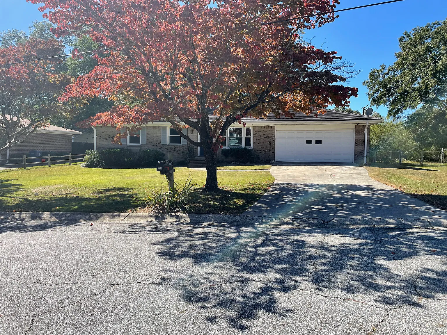 520 Anderson Dr — Photo 1