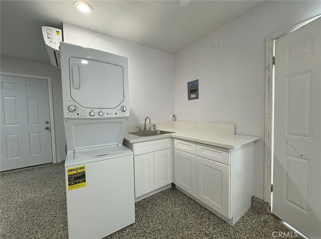 Studio, 250 sqft, $1,580 — Photo 4